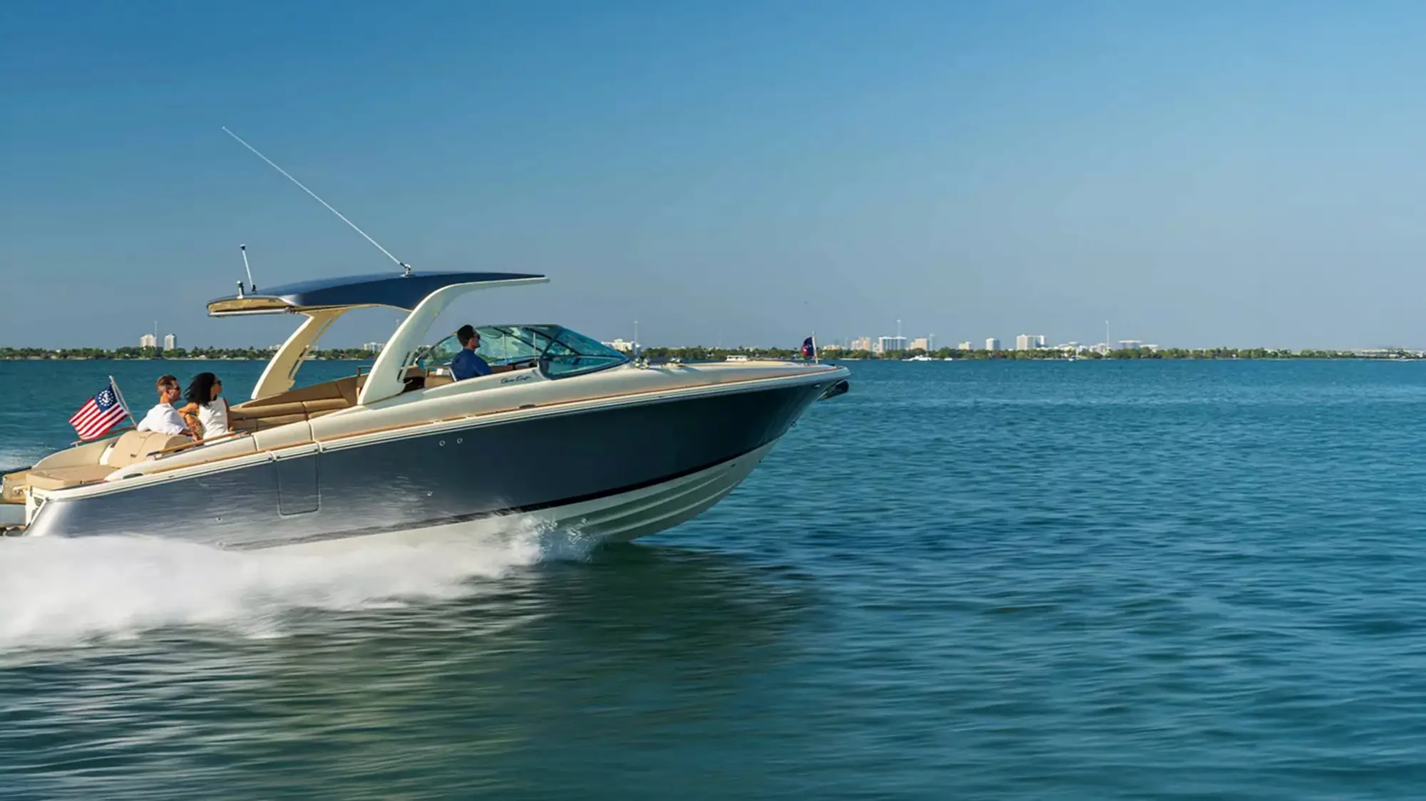 Launch 35 GT Photo